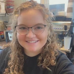 Meet your Posher, Emelina